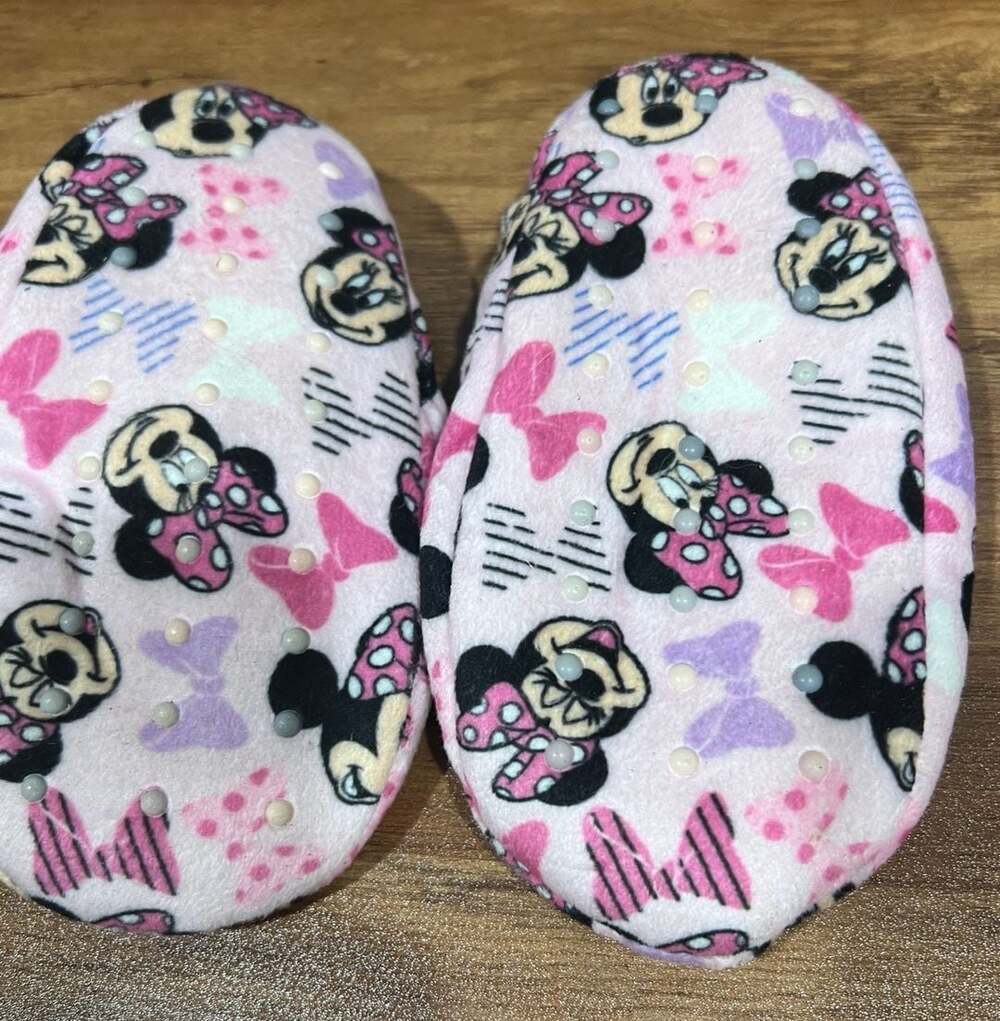 Disney Minnie Mouse Retro Snuggle Toe Toddler Girl Slippers Socks Size 3T-4T - Picture 3 of 3